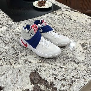 Nike Kyrie 2 “USA”